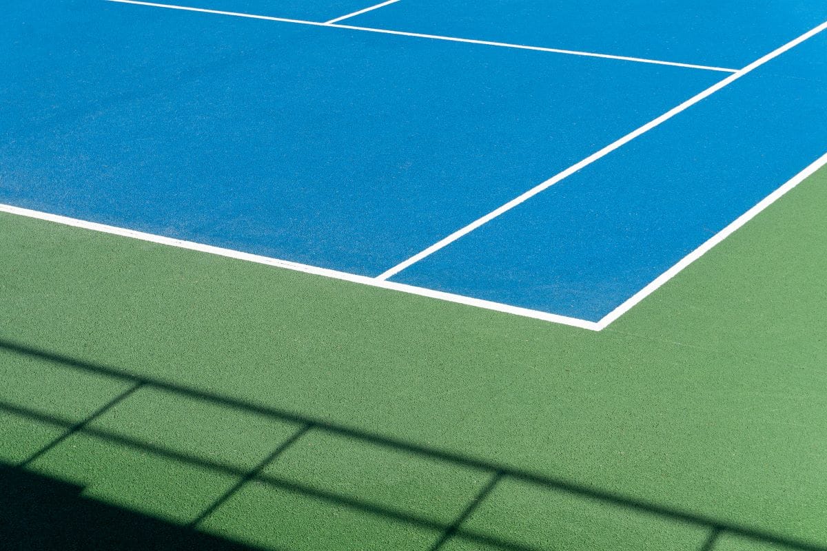 Qué tipo de pintura se usa para canchas de Tenis