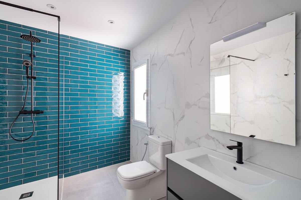 Cómo impermeabilizar un baño con y sin azulejo