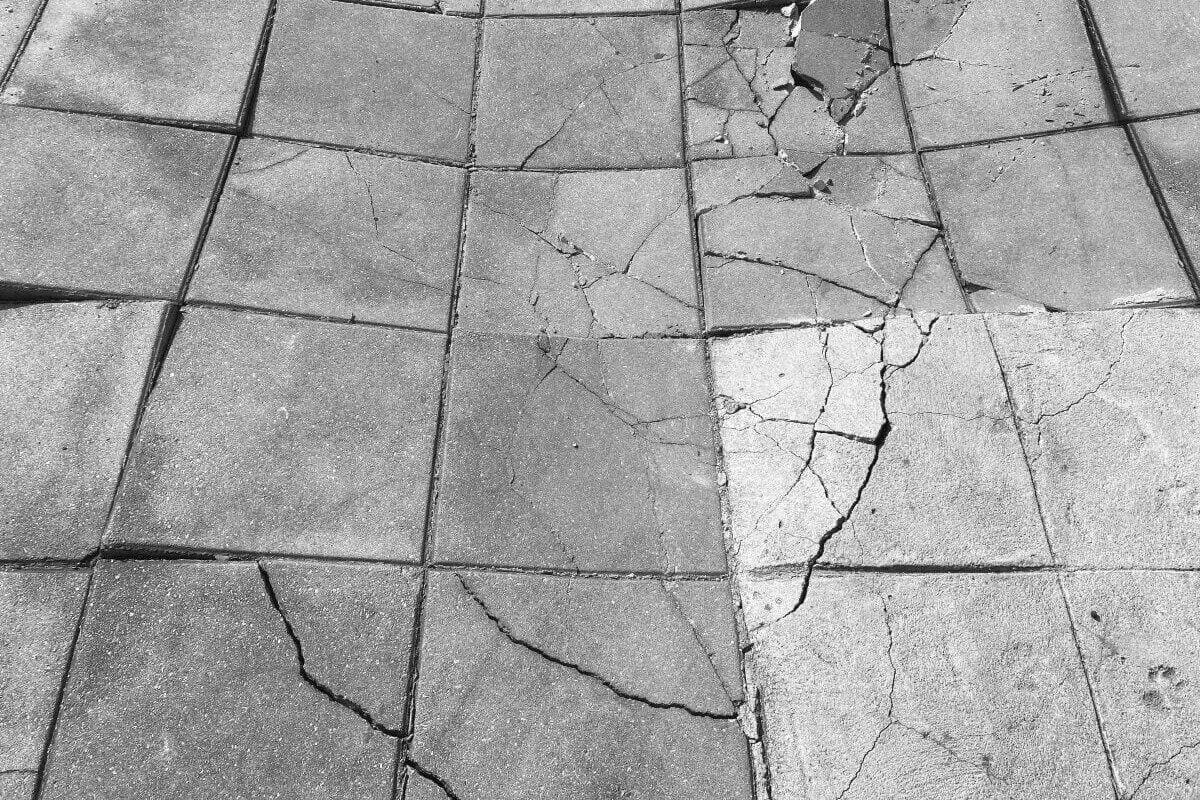 ¿Por qué se levanta el piso de una casa? Cómo prevenirlo